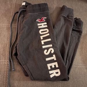 Hollister navy blue  jogger pants 😎